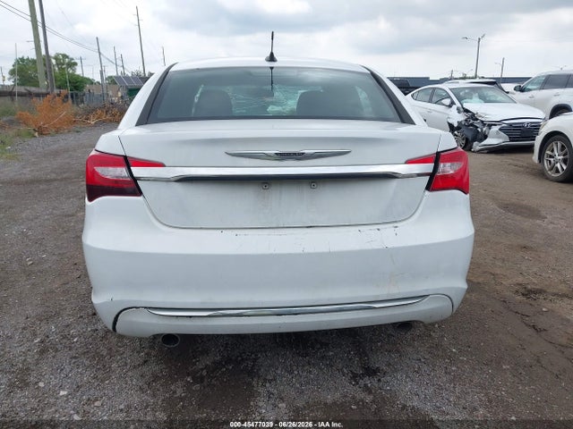 2014 Chrysler 200 Touring მანქანა იყიდება აუქციონზე, vin: 1C3CCBBG6EN193246, აუქციონის ნომერი: 45477039