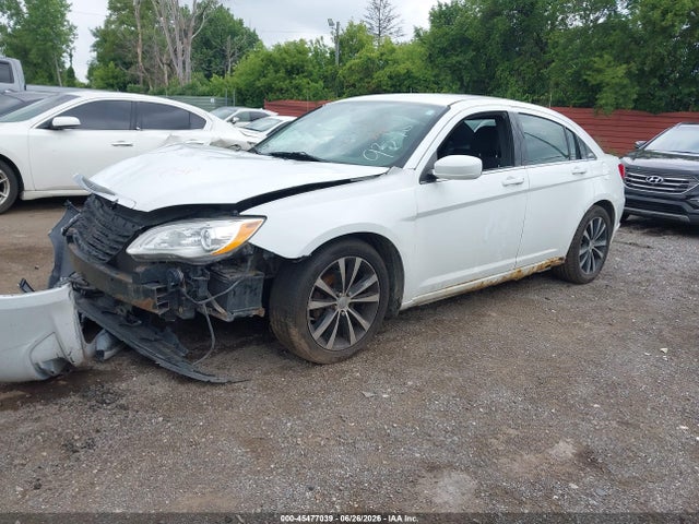 2014 Chrysler 200 Touring მანქანა იყიდება აუქციონზე, vin: 1C3CCBBG6EN193246, აუქციონის ნომერი: 45477039
