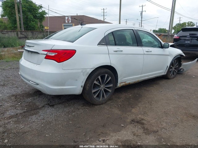 2014 Chrysler 200 Touring მანქანა იყიდება აუქციონზე, vin: 1C3CCBBG6EN193246, აუქციონის ნომერი: 45477039