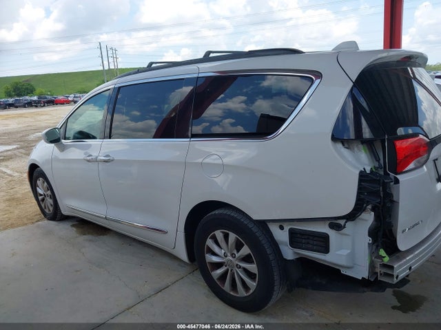 45477046 :رقم المزاد ، 2C4RC1BG7HR691513 vin ، 2017 Chrysler Pacifica Touring-l مزاد بيع