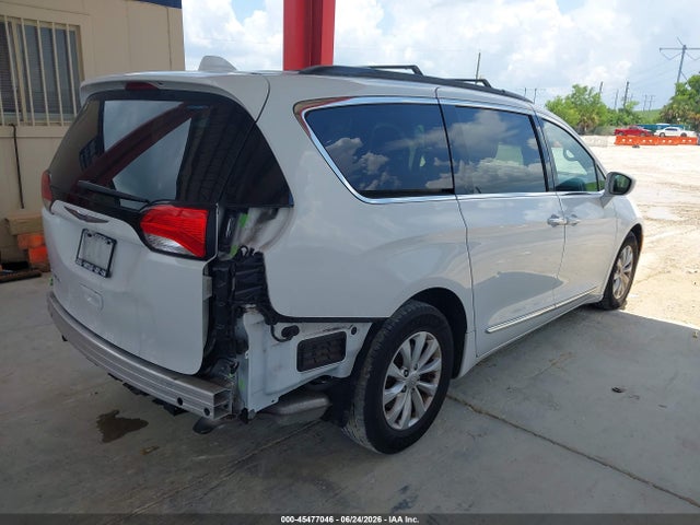 45477046 :رقم المزاد ، 2C4RC1BG7HR691513 vin ، 2017 Chrysler Pacifica Touring-l مزاد بيع