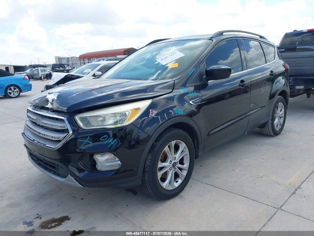 45477117 :رقم المزاد ، 1FMCU0GD6JUA41538 vin ، 2018 Ford Escape Se مزاد بيع