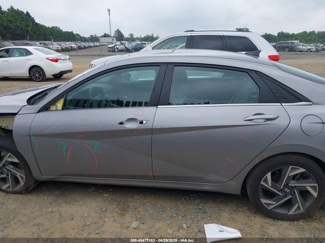 2025 Hyundai Elantra Limited მანქანა იყიდება აუქციონზე, vin: KMHLP4DG9SU908428, აუქციონის ნომერი: 45477183
