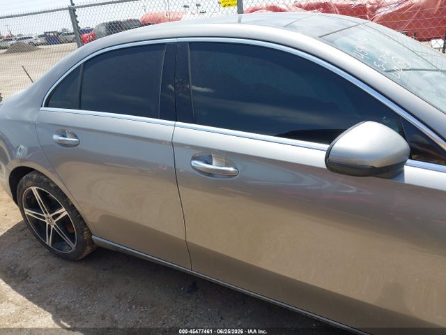 45477461 :رقم المزاد ، W1K3G4EB2LJ220044 vin ، 2020 Mercedes-benz A 220 مزاد بيع