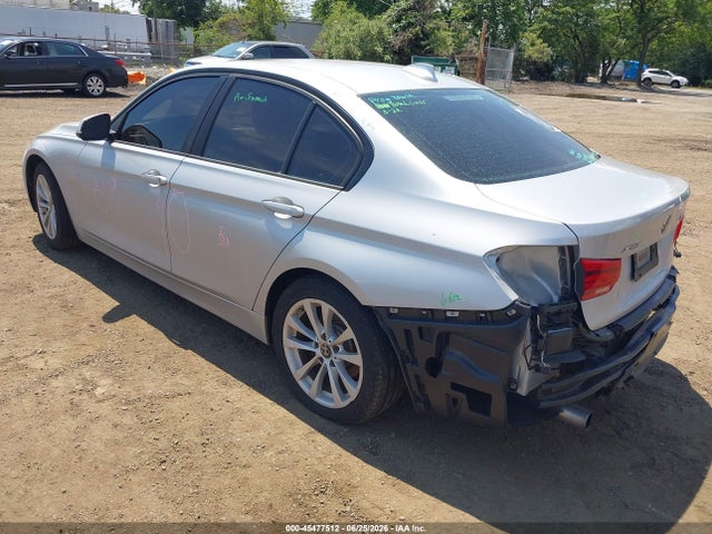 45477512 :رقم المزاد ، WBA8A3C51JA357995 vin ، 2018 Bmw 320i Xdrive مزاد بيع