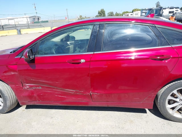 3FA6P0LU4KR257126 Ford Fusion Hybrid Se
