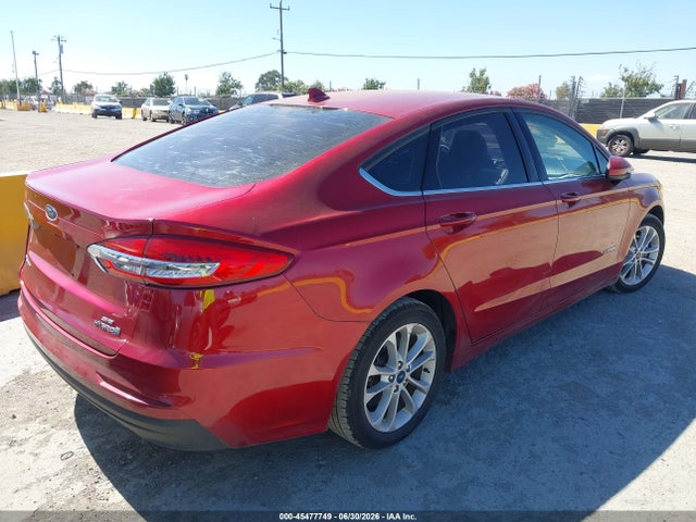 3FA6P0LU4KR257126 Ford Fusion Hybrid Se