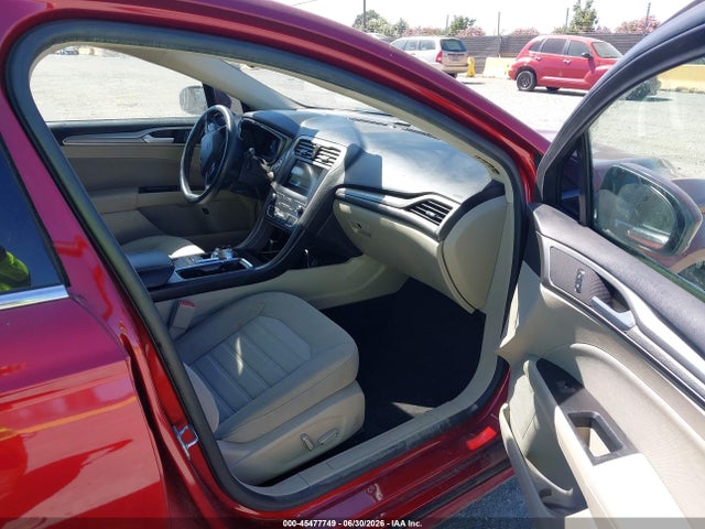 3FA6P0LU4KR257126 Ford Fusion Hybrid Se