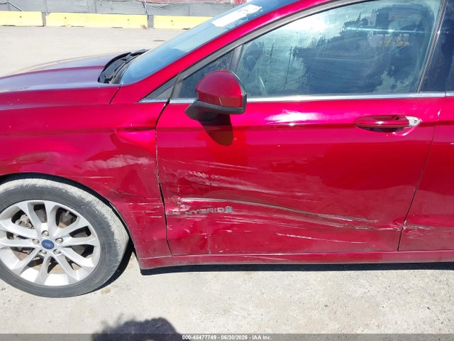 3FA6P0LU4KR257126 Ford Fusion Hybrid Se