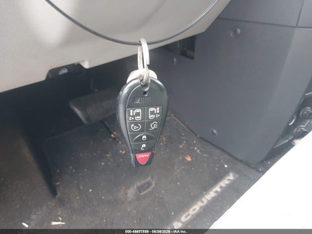 45477759 :رقم المزاد ، 2A4RR8DXXAR320401 vin ، 2010 Chrysler Town & Country Touring Plus مزاد بيع