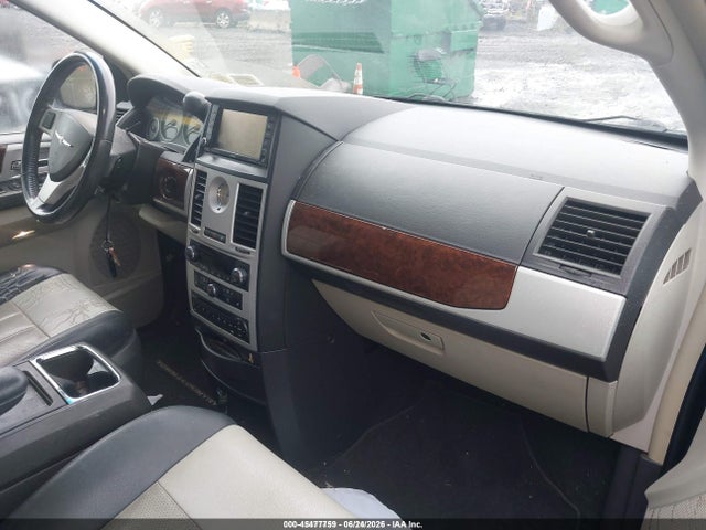 45477759 :رقم المزاد ، 2A4RR8DXXAR320401 vin ، 2010 Chrysler Town & Country Touring Plus مزاد بيع