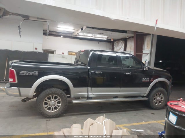 3C6UR5FL5HG667621 RAM 2500 Laramie 4x4 6&#039;4 Box