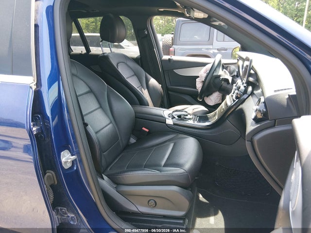 2017 Mercedes-benz Glc 300 4matic მანქანა იყიდება აუქციონზე, vin: WDC0G4KB2HF242843, აუქციონის ნომერი: 45477956
