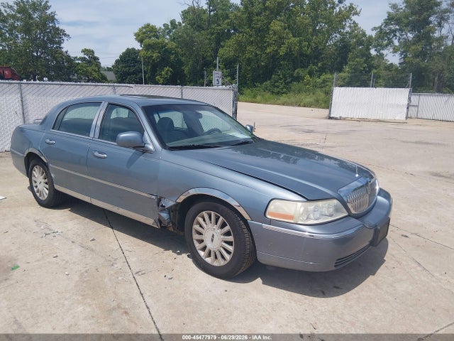 45477979 :رقم المزاد ، 1LNHM81W44Y644886 vin ، 2004 Lincoln Town Car Signature مزاد بيع