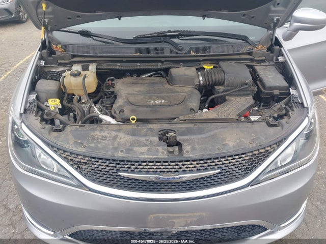 Chrysler Pacifica Touring L 2018 2C4RC1BG3JR211439 Image 10