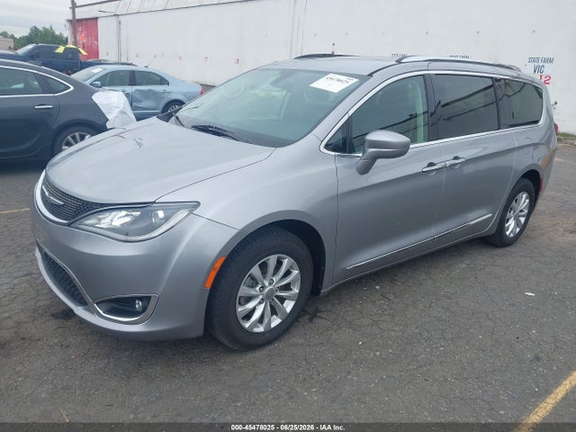 Chrysler Pacifica Touring L 2018 2C4RC1BG3JR211439 Image 2