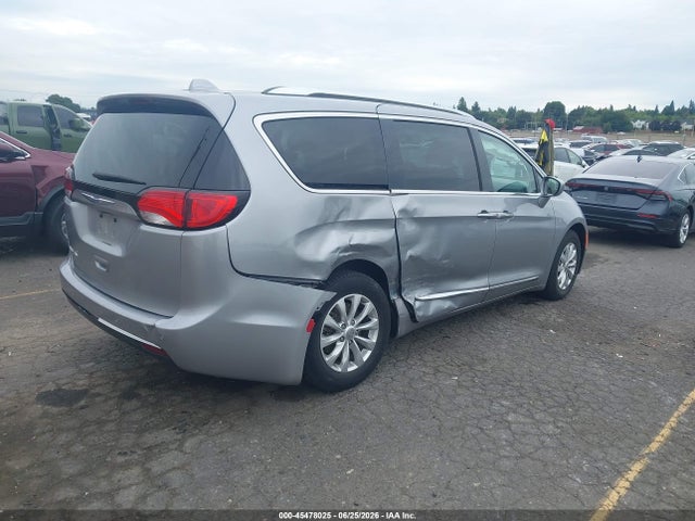 Chrysler Pacifica Touring L 2018 2C4RC1BG3JR211439 Image 4