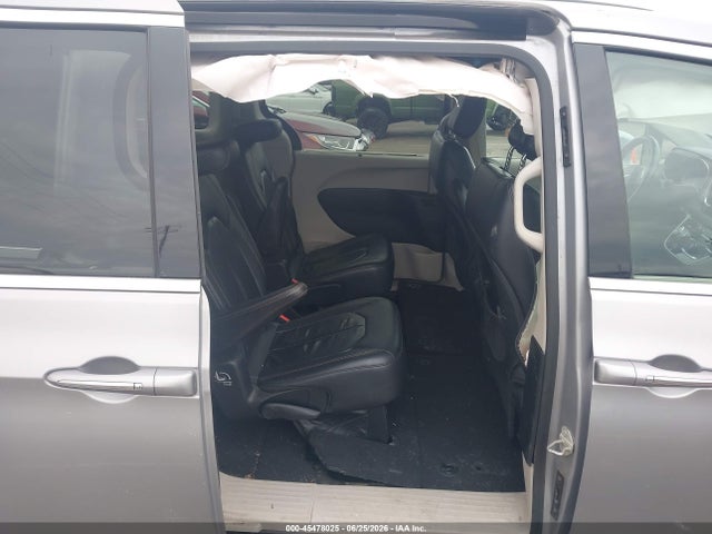 Chrysler Pacifica Touring L 2018 2C4RC1BG3JR211439 Image 8