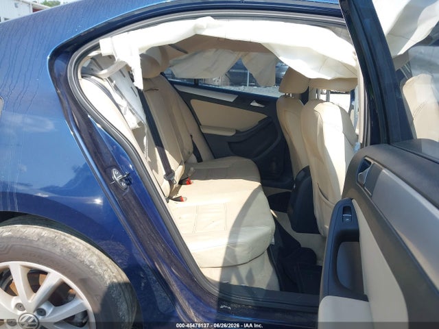 2014 Volkswagen Jetta 1.8t Se მანქანა იყიდება აუქციონზე, vin: 3VWD17AJ1EM399601, აუქციონის ნომერი: 45478137