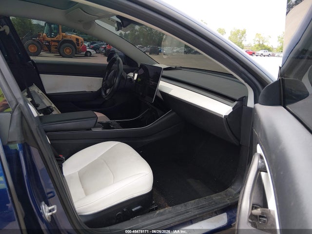 Продажа на аукционе авто 2018 Tesla Model 3 Long Range/mid Range, vin: 5YJ3E1EA1JF155388, номер лота: 45478171