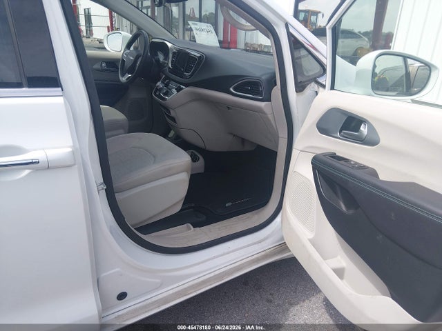 2C4RC1H78HR765092 Chrysler Pacifica Hybrid Touring Plus
