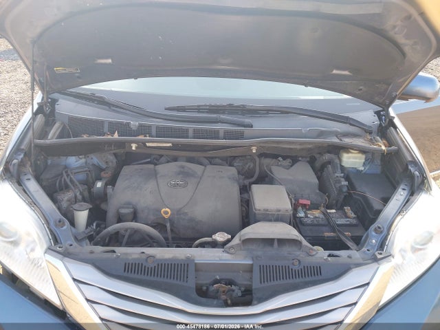 2017 Toyota Sienna Xle 8 Passenger მანქანა იყიდება აუქციონზე, vin: 5TDYZ3DC6HS856605, აუქციონის ნომერი: 45478186