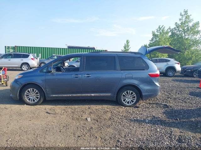 2017 Toyota Sienna Xle 8 Passenger მანქანა იყიდება აუქციონზე, vin: 5TDYZ3DC6HS856605, აუქციონის ნომერი: 45478186