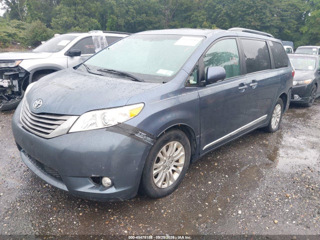 2017 Toyota Sienna Xle 8 Passenger მანქანა იყიდება აუქციონზე, vin: 5TDYZ3DC6HS856605, აუქციონის ნომერი: 45478186