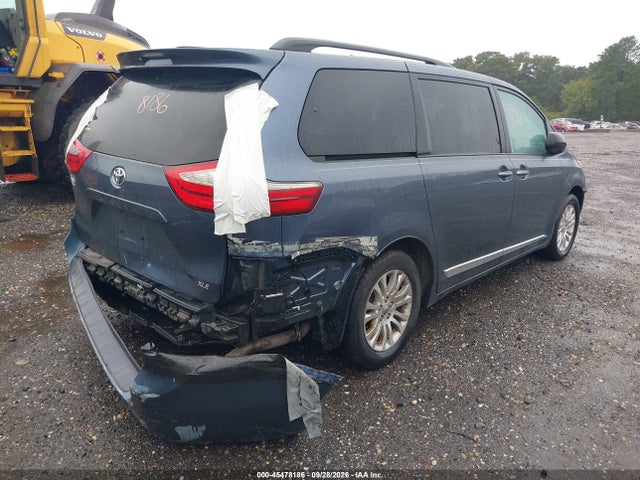 2017 Toyota Sienna Xle 8 Passenger მანქანა იყიდება აუქციონზე, vin: 5TDYZ3DC6HS856605, აუქციონის ნომერი: 45478186