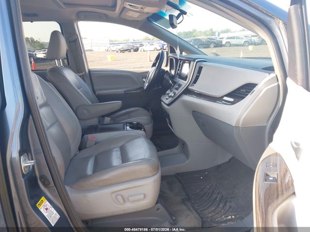 2017 Toyota Sienna Xle 8 Passenger მანქანა იყიდება აუქციონზე, vin: 5TDYZ3DC6HS856605, აუქციონის ნომერი: 45478186