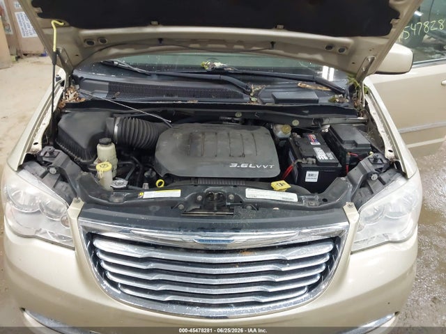 2011 Chrysler Town & Country Touring მანქანა იყიდება აუქციონზე, vin: 2A4RR5DG3BR782377, აუქციონის ნომერი: 45478281