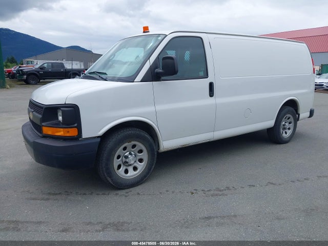 Chevrolet Express 1500 Work Van 2014 1GCSHAF48E1187121 Image 2