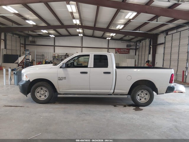 1C6RR7FG5KS629536 RAM 1500 Classic Tradesman 4x4 6&#039;4 Box