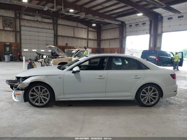 Продаж на аукціоні авто 2019 Audi A4 45 Premium, vin: WAUENAF4XKA049191, номер лоту: 45478693