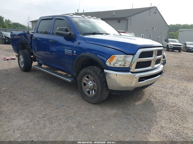 45478785 :رقم المزاد ، 3C6UR5CL0JG172768 vin ، 2018 Ram 2500 Tradesman  4x4 6'4 Box مزاد بيع
