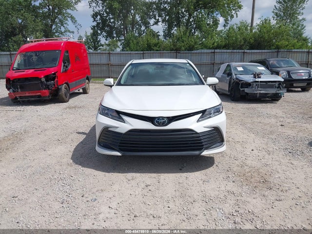 2024 Toyota Camry Le მანქანა იყიდება აუქციონზე, vin: 4T1C11AK3RU870990, აუქციონის ნომერი: 45478910