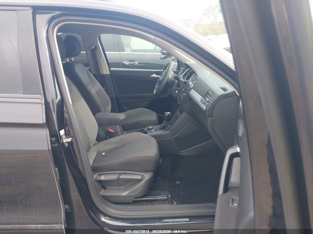 2018 Volkswagen Tiguan 2.0t S მანქანა იყიდება აუქციონზე, vin: 3VV0B7AX5JM028326, აუქციონის ნომერი: 45478918