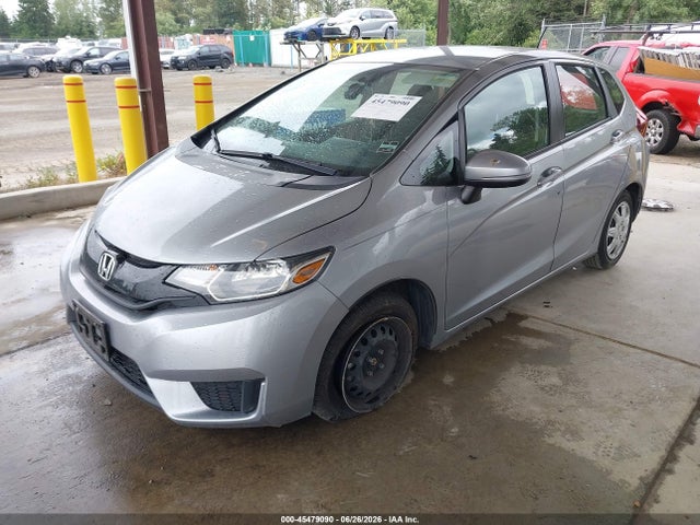 Honda FIT LX 2017 3HGGK5H58HM713843 Image 2