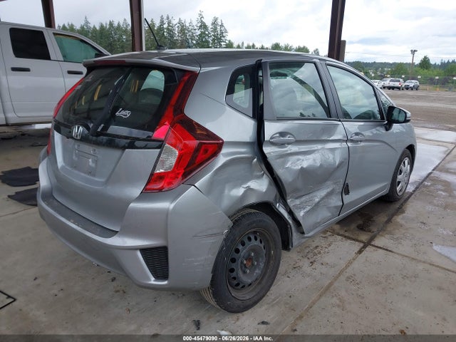 Honda FIT LX 2017 3HGGK5H58HM713843 Image 4