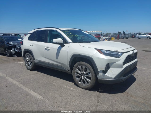 45479109 :رقم المزاد ، 2T3A1RFV4NW317758 vin ، 2022 Toyota Rav4 Xle Premium مزاد بيع