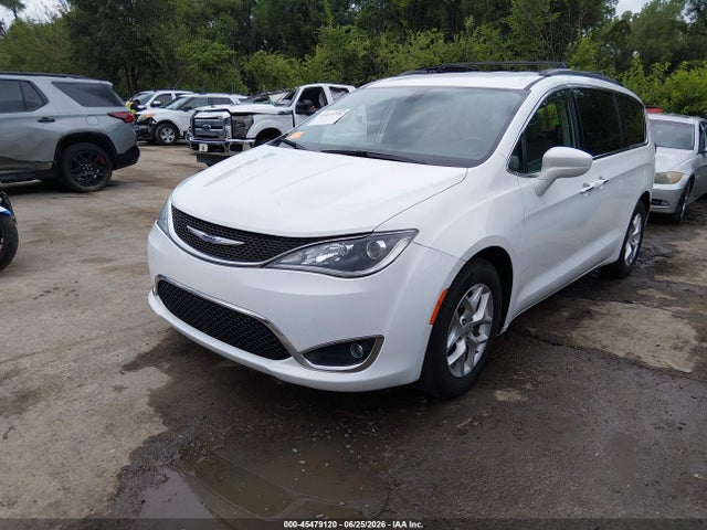2020 Chrysler Pacifica Touring მანქანა იყიდება აუქციონზე, vin: 2C4RC1FG2LR143342, აუქციონის ნომერი: 45479120