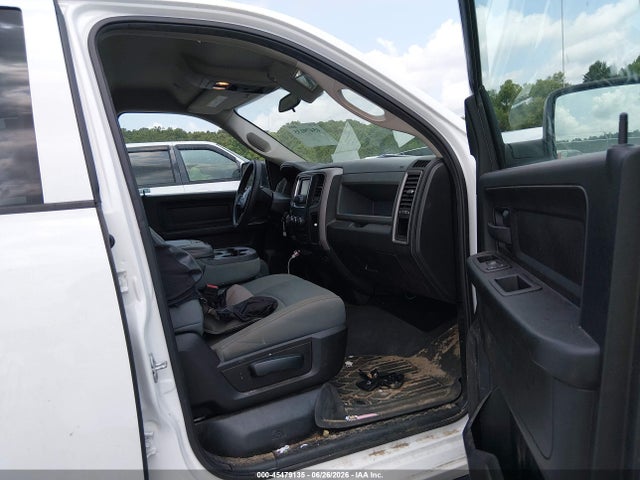 45479135 :رقم المزاد ، 1C6RR6FTXKS598551 vin ، 2019 Ram 1500 Classic Express  4x2 6'4 Box مزاد بيع
