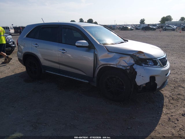 45479241 :رقم المزاد ، 5XYKT3A62FG629007 vin ، 2015 Kia Sorento Lx مزاد بيع