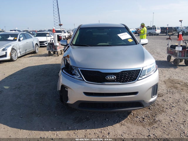 45479241 :رقم المزاد ، 5XYKT3A62FG629007 vin ، 2015 Kia Sorento Lx مزاد بيع