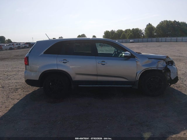 45479241 :رقم المزاد ، 5XYKT3A62FG629007 vin ، 2015 Kia Sorento Lx مزاد بيع