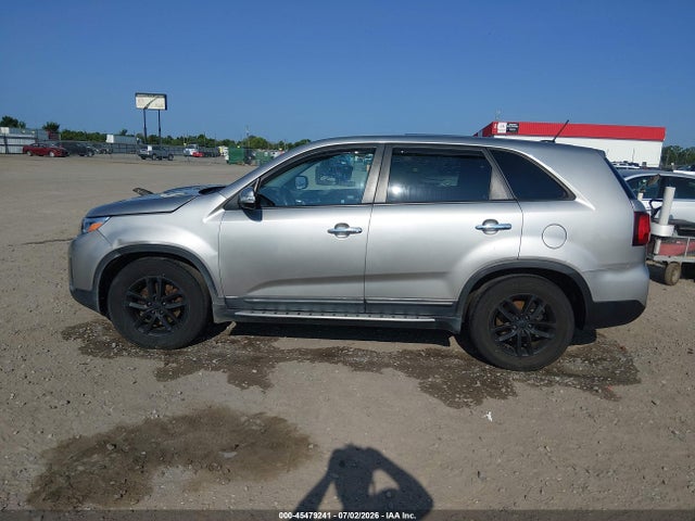 45479241 :رقم المزاد ، 5XYKT3A62FG629007 vin ، 2015 Kia Sorento Lx مزاد بيع