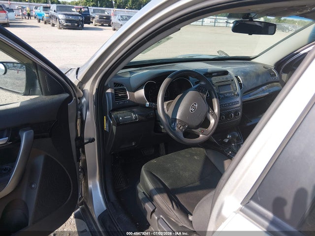 45479241 :رقم المزاد ، 5XYKT3A62FG629007 vin ، 2015 Kia Sorento Lx مزاد بيع