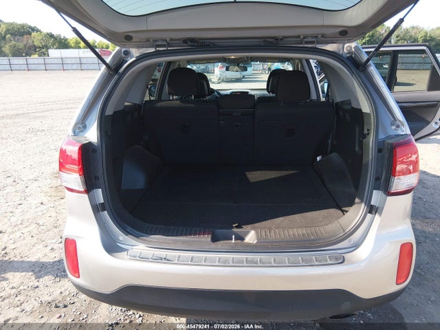 45479241 :رقم المزاد ، 5XYKT3A62FG629007 vin ، 2015 Kia Sorento Lx مزاد بيع