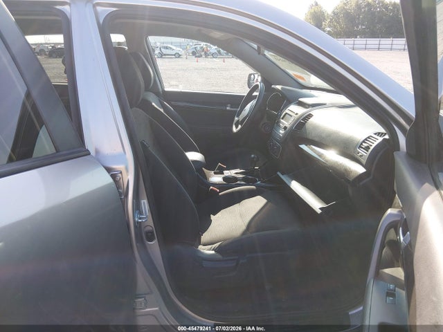 45479241 :رقم المزاد ، 5XYKT3A62FG629007 vin ، 2015 Kia Sorento Lx مزاد بيع