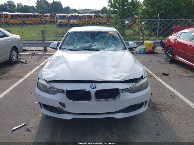 2015 Bmw 320i მანქანა იყიდება აუქციონზე, vin: WBA3B1C57FK137550, აუქციონის ნომერი: 45479338